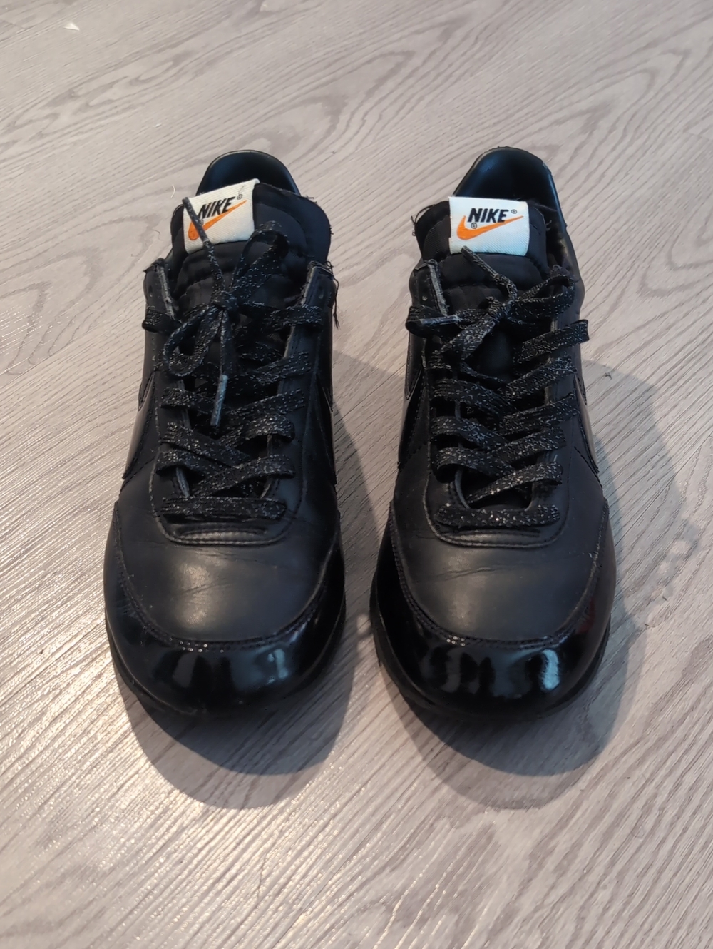 Great Condition CDG Nike Black Leather Low-Top Sneakers with Orange Logo